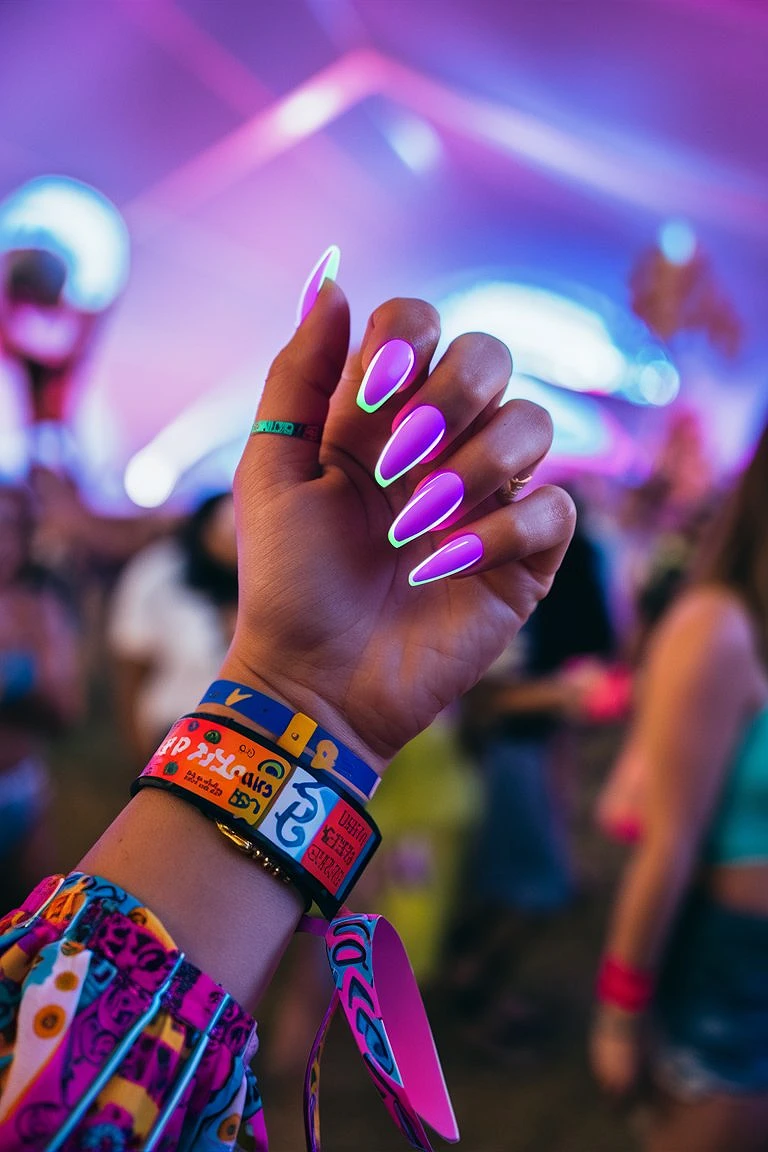 Neon_Purple_Nails_Summer