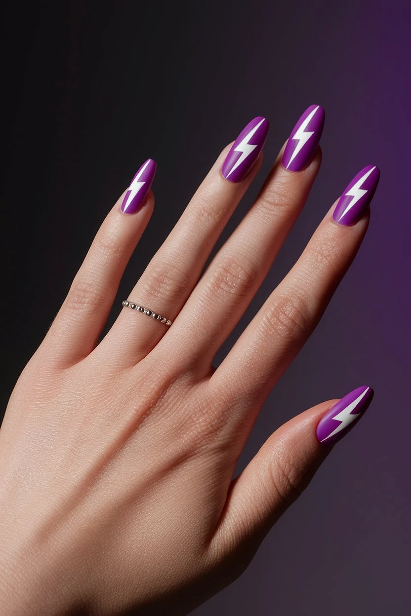 Neon_Purple_Nails_Design